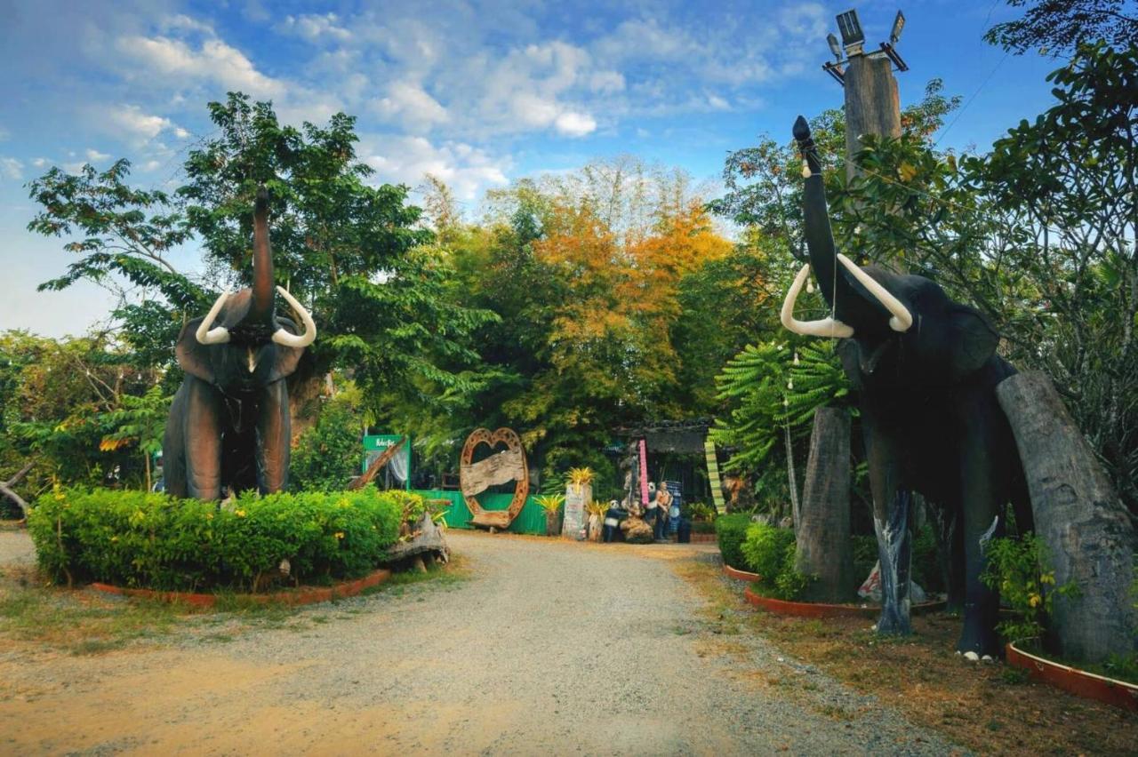 Denchai City Resort เด่นชัยซิตี้ รีสอร์ท Phrae Eksteriør bilde